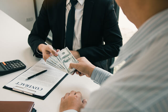 How Do Criminal Defense Lawyers Get Paid?